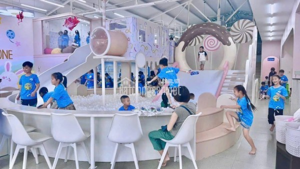 SANG NHƯỢNG GẤP QUÁN CAFE LÔ GÓC – KIM MÃ, BA ĐÌNH, HÀ NỘI