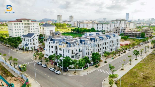 Biệt thự nghỉ dưỡng khu Đ. Võ Nguyên Giáp - Tố Hữu, trực diện quảng trường khu hành chính tập trung