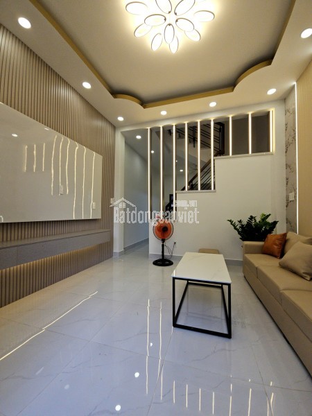 Bán nhà  mặt tiền xe hơi  trung tâm Q7 tân hưng 

Ngang 4 dài 13 m

Chỉ 6 tỷ có dòng tiền