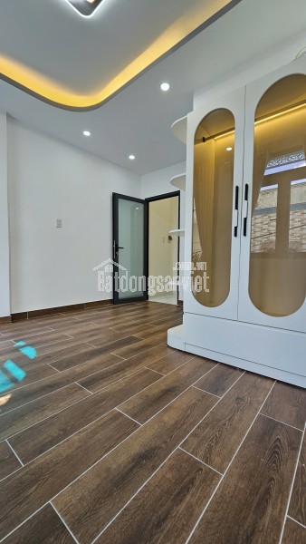 Bán nhà  mặt tiền xe hơi  trung tâm Q7 tân hưng 

Ngang 4 dài 13 m

Chỉ 6 tỷ có dòng tiền