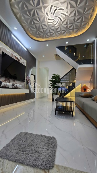 Bán nhà  mặt tiền xe hơi  trung tâm Q7 tân hưng 

Ngang 4 dài 13 m

Chỉ 6 tỷ có dòng tiền