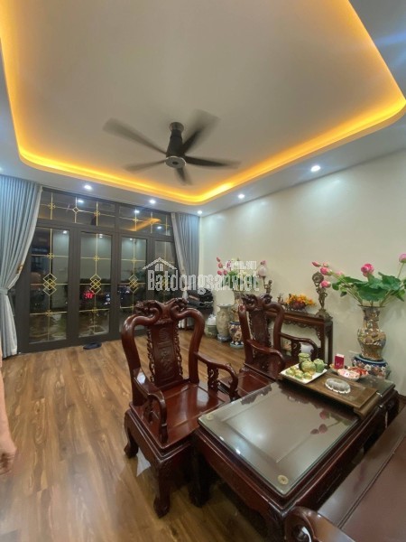 Biệt thự Sài Đồng 180m2, 4 tầng, vỉa hè , cây xanh mát xung quanh nhỉnh 40 tỷ.
