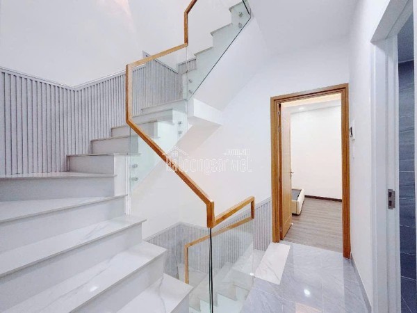 Bán Nhà 65m² Giá Chỉ 12 Tỷ ở Quận 7 - Vị Trí Đẹp, Sổ Hồng Riêng