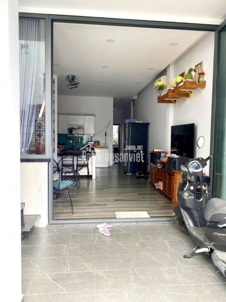 Bán nhà 4 tầng,  đường số 10, Linh Xuân, Thủ Đức, TP HCM. DT 60m2, sổ hồng, giá 5,98 tỷ.