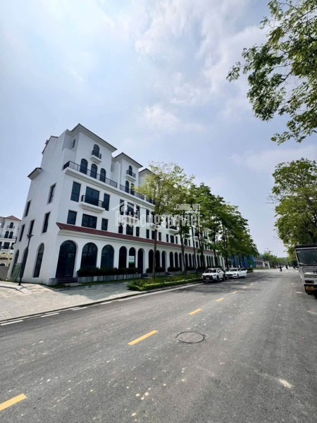 DUY NHẤT 1 CĂN! BÁN SH GÓC 3 MẶT THOÁNG - 2 MẶT ĐƯỜNG ĐẸP NHẤT SUNSHINE GOLDEN RIVER  GIÁ 80 TỶ.