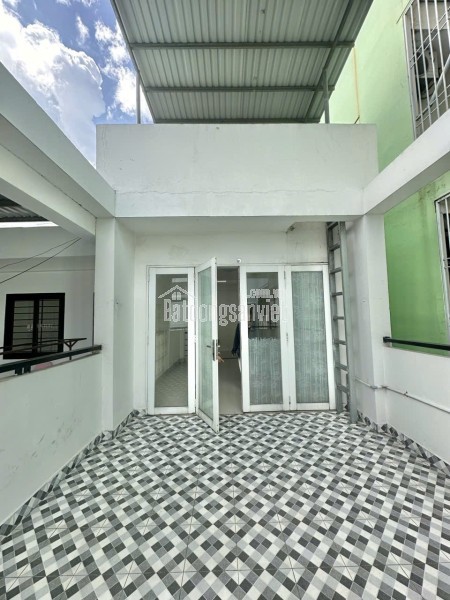 Bán nhà Q10 Tô Hiến Thành- 5 tầng 50m2- giảm mạnh còn 9.9 tỷ. Trí: 0967638168