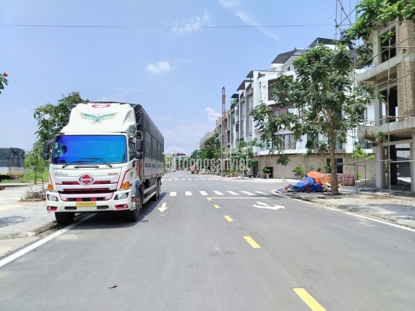 Giảm 4 tỷ mặt phố Cổ Linh toà văn phòng mt 12m dt 130m2 4 tầng kinh doanh cao cấp