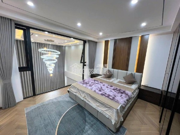 Giảm 4 tỷ mặt phố Cổ Linh toà văn phòng mt 12m dt 130m2 4 tầng kinh doanh cao cấp