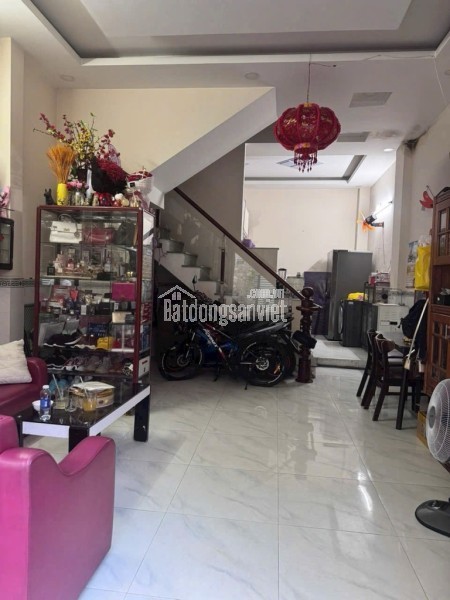 HÀNG HIẾM TRUNG TÂM -NGANG 4.7M VUÔNG A4- HOÀN CÔNG ĐỦ-KHÔNG LỘ GIỚI- 2 TẦNG - HẺM XE HƠI THẲNG