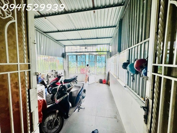 BÁN NHÀ CÂP 4 KÈM ĐẤT 268M2 NGANG 8,7 HẺM Ô TÔ GÂN TL43 CHỈ 10TY800
