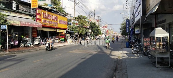 MĂT TIEN ĐƯỜNG TỈNH LO 43 -DT 203,7M2 ĐANG CHO THUÊ VỊ TRÍ KINH DOANH TỐT