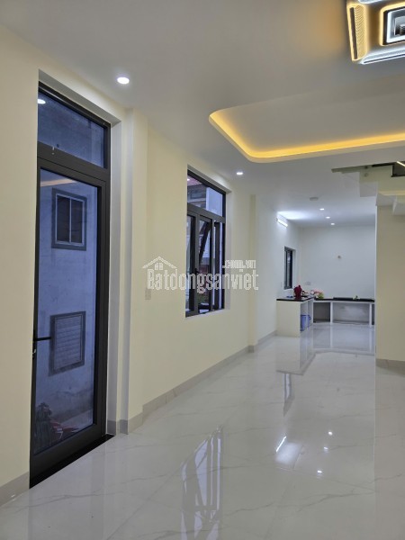 CHÍNH CHỦ BÁN NHÀ 2 MẶT TIỀN NGUYỄN TẤT THÀNH - TP. HUẾ (NỞ HẬU, KO NGẬP)