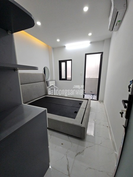 Bán nhà hẻm lâm văn bền cách đường xe hơi 50 m 

Ngang 3 dài 9 đúc 2 tấm hơn 2 đ tân hưng Q7