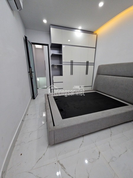 Bán nhà hẻm lâm văn bền cách đường xe hơi 50 m 

Ngang 3 dài 9 đúc 2 tấm hơn 2 đ tân hưng Q7