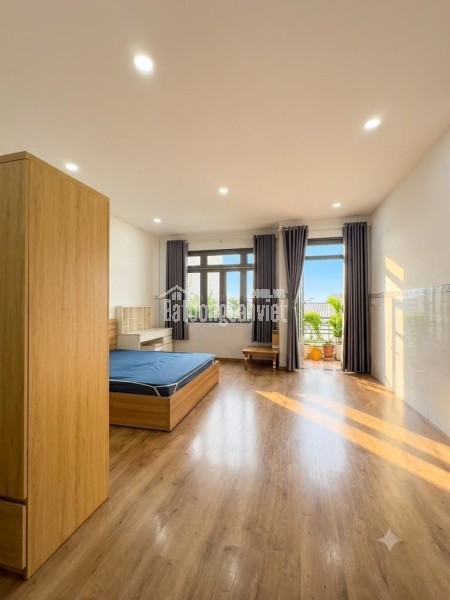 Nhà bán diện tích 91m2 ,4 tầng, 4 phòng ngủ lớn, 5WC, Quang Trung Thống Nhất, nở hậu tài lộc, 8.5