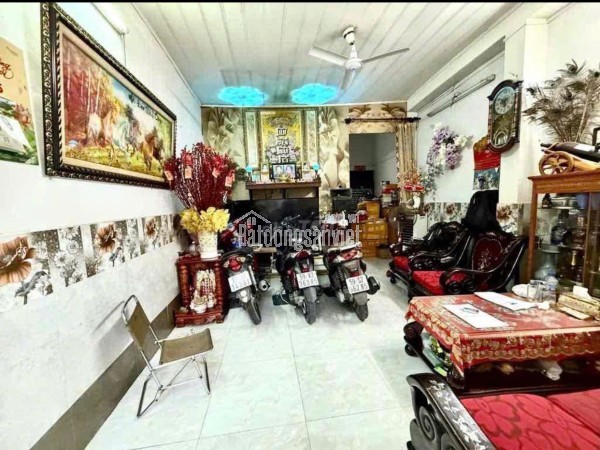 Bán nhà hẻm 2m gần chợ Bà Chiểu 1 trệt 1 gác lửng thuận tiện xây mới