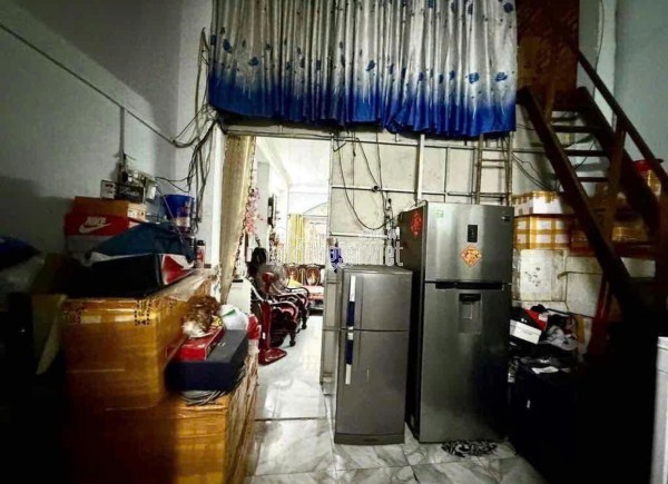 Bán nhà hẻm 2m gần chợ Bà Chiểu 1 trệt 1 gác lửng thuận tiện xây mới