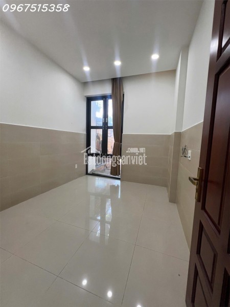 BÁN NHÀ 15M MẶT TIỀN- TRUNG TÂM VĨNH PHƯỚC -SẴN 10 PHÒNG TRỌ, DÒNG TIỀN 30TR/THÁNG