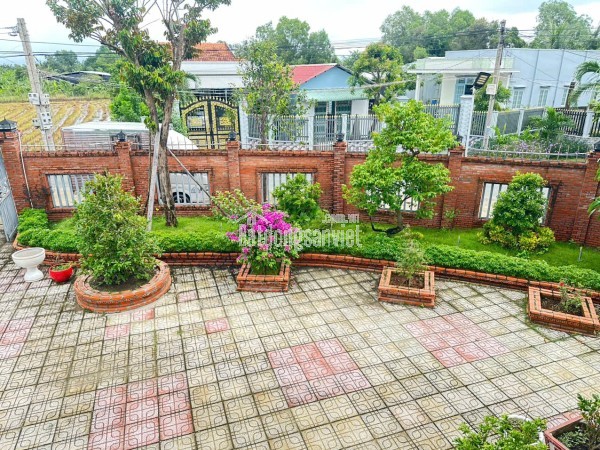 NHÀ ĐẸP–GIÁ TỐT–CHÍNH CHỦ Cần Bán Nhanh Căn Nhà Gỗ Xã Mỹ Lộc, Huyện Cần Giuộc, Long An.