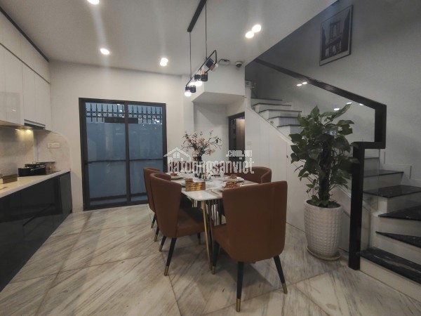 HOT HOT – CẦN BÁN GẤP  NHÀ PHỐ NGÃ TƯ MIẾU ÔNG CÙ, Phường Thuận Giao, TP. Thuận An, Bình Dương.