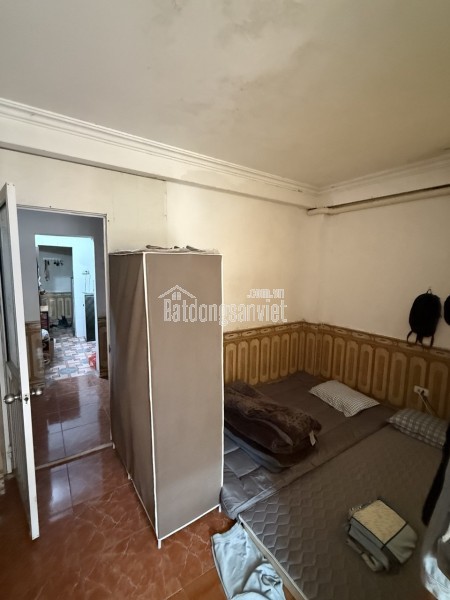 Chính chủ cho thuê căn hộ tầng 4 Tập thể Nghĩa Tân, 70m2, 2 ngủ, 7 triệu/tháng