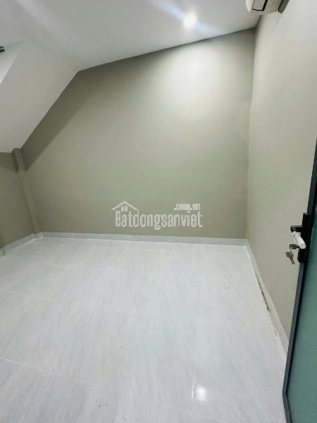 NHÀ ĐẸP LENG KENG - HẺM XE HƠI VÀO NHÀ - VỊ TRÍ ĐẸP - NGANG 5 BỀ THẾ - SHR HÀNG HIẾM.