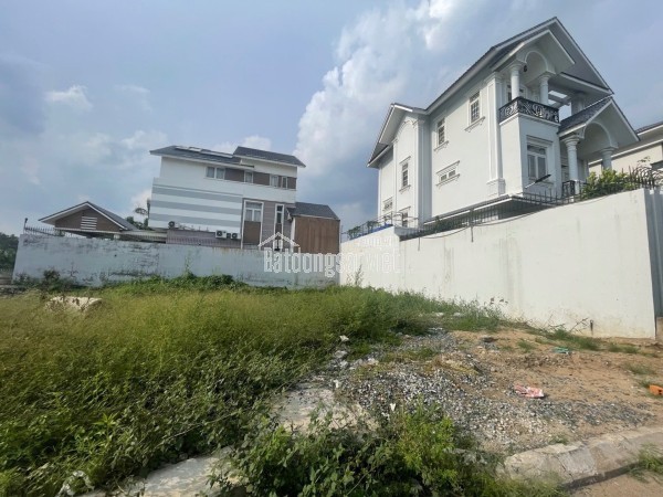 Đất đẹp cho khách xây Biệt thự ngay Ngã Tư Ga giáp Gò Vấp, 16.5x20m, đường 8m thông, nhỉnh 60tr/m2