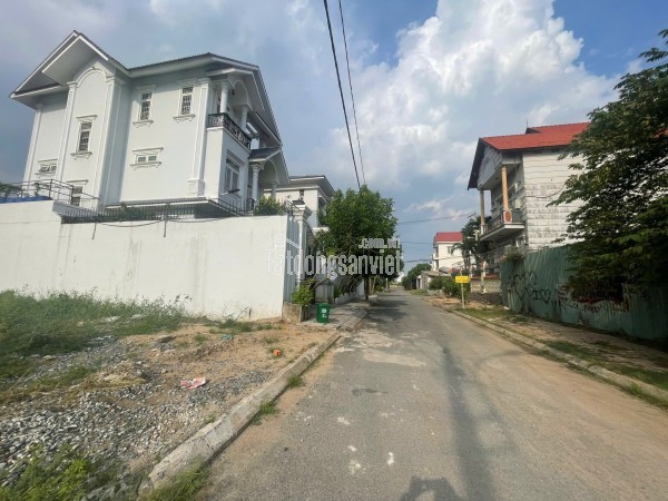 Đất đẹp cho khách xây Biệt thự ngay Ngã Tư Ga giáp Gò Vấp, 16.5x20m, đường 8m thông, nhỉnh 60tr/m2