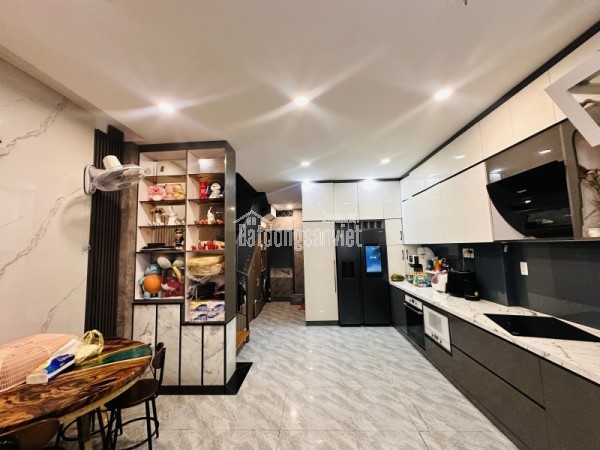 Bán nhà đường Số 8, Long Phước, Quận 9, Thủ Đức, TP HCM. DT 174m2, 4 tầng, sổ hồng riêng, giá 11,7