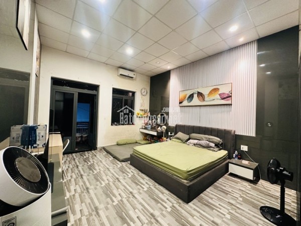 Bán nhà đường Số 8, Long Phước, Quận 9, Thủ Đức, TP HCM. DT 174m2, 4 tầng, sổ hồng riêng, giá 11,7