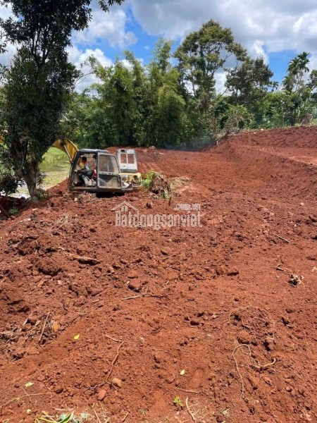 5 sào thổ cư 1500m2 ôm mặt hồ Ea Tiêu 90m cách QL27 chỉ 300m giá 15 tỷ Quỳnh Anh