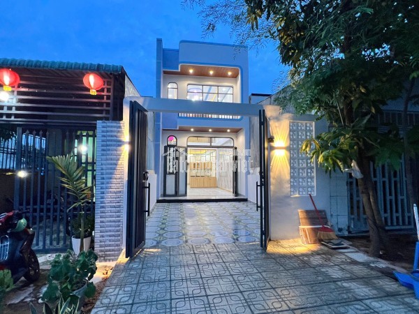 CHỈ 1139 SỞ HỮU NHÀ 1 TRỆT 1 LẦU TẠI BẾN CÁT - BÌNH DƯƠNG