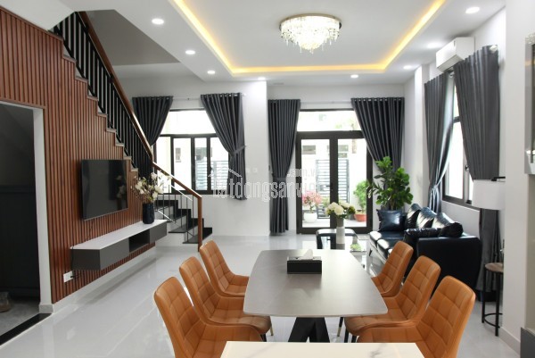 Cần bán nhà phố La Vida – ngang 6m, sân vườn hông, full nội thất, hướng Đông Nam  14,9 tỷ