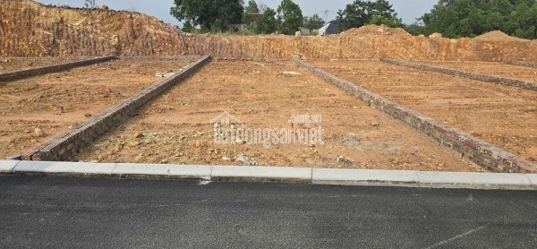 Bán đất Trung Giã Hà Nội, 100m2, MT 6.5m, chỉ 750 triệu, ô tô thông, công nghiệp- dịch vụ