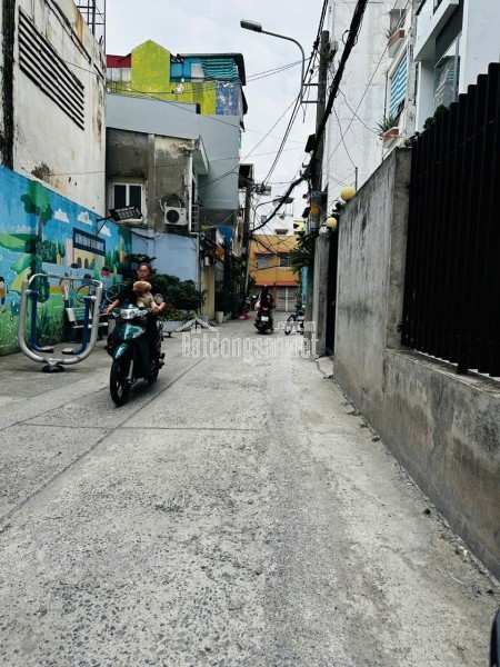 Nhà Nguyễn Trọng Tuyển Phú Nhuận 49m2, 3 PN, hẻm xe hơi, giá 8.5 tỷ
