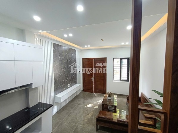 Hồng Tiến, Diện tích 120m2, 8 tầng, Mặt tiền 5.6m, Giá 69 tỷ