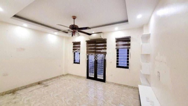 Nhà đẹp Ngọc Thụy 46m², 5 tầng, giá 7.9 tỷ.