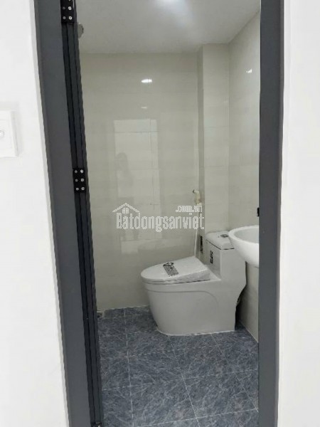 Bán nhà Lê Trọng Tấn sát bên trường ĐH Công nghiệp thực phảm, 2 tầng, 4x12 (48m2), giá nhỉnh 4 tỷ.