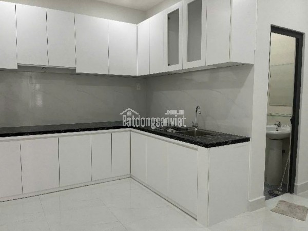 Bán nhà Lê Trọng Tấn sát bên trường ĐH Công nghiệp thực phảm, 2 tầng, 4x12 (48m2), giá nhỉnh 4 tỷ.