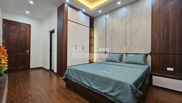 14.5 TỶ - PHÂN LÔ NGUYỄN KHÁNH TOÀN 40M2 7 TẦNG THANG MÁY, OTO VÀO NHÀ, Ở VÀ KINH DOANH