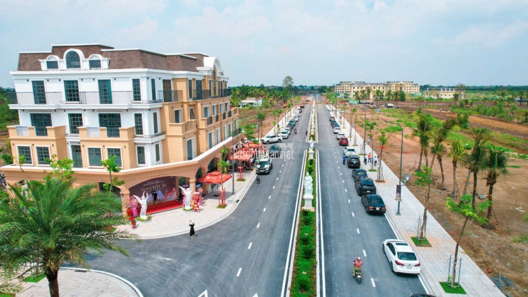 Khu đô thị Agora City mở bán block B1 đối diện trung tâm hành chính. Giá 1,7 tỷ - 2,5 tỷ lô