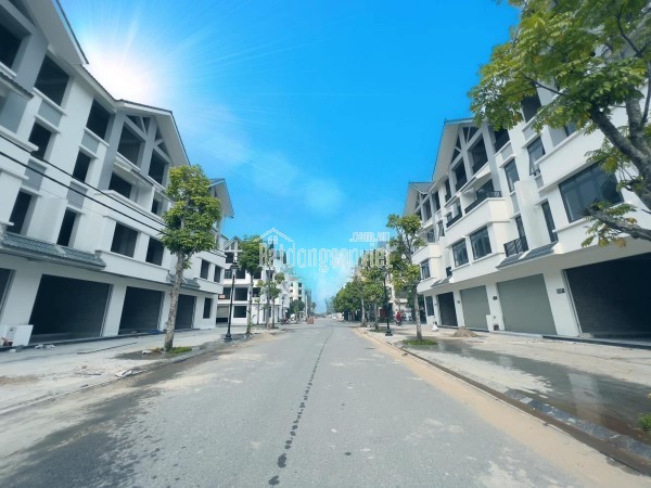 Cần bán gấp,bán cắt lỗ nhà liền kề 15 diện tích 100m2, view biệt thự, KĐT Hinode Royal Park giá