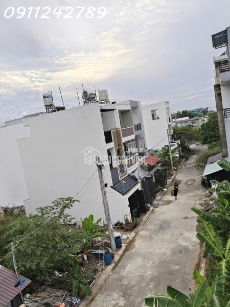 Lô đất rẻ nhất Samsung Village, Bưng Ông Thoàn, Phú Hữu, DT 51,6m2 giá 3,15 tỷ - LH 0911242789