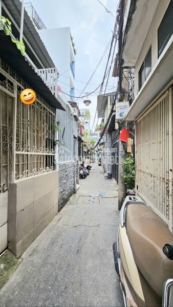 SÁT MẶT TIỀN Q4 TÔN ĐẢN 

NGANG 3 DÀI 16 M 

ĐÚC 4 TẤM 
CÓ 5 TỎI