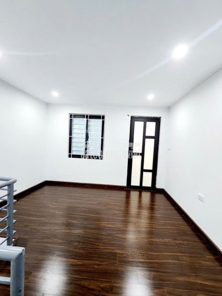 Nhà Đẹp 36m² Trung Tâm Nguyễn Xiển – Giá Siêu Hấp Dẫn Chỉ 1.8 Tỷ