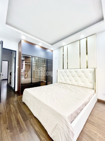 Bán nhà Thanh Xuân 7.96 tỷ, 40m2, nhà mới, ở ngay, 20m ra ô tô tránh