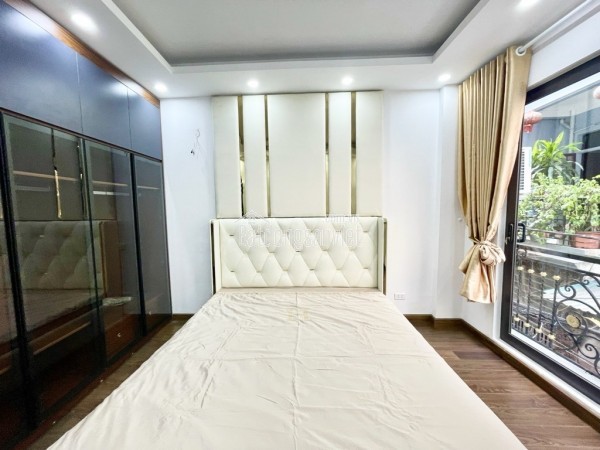 Bán nhà Thanh Xuân 7.96 tỷ, 40m2, nhà mới, ở ngay, 20m ra ô tô tránh