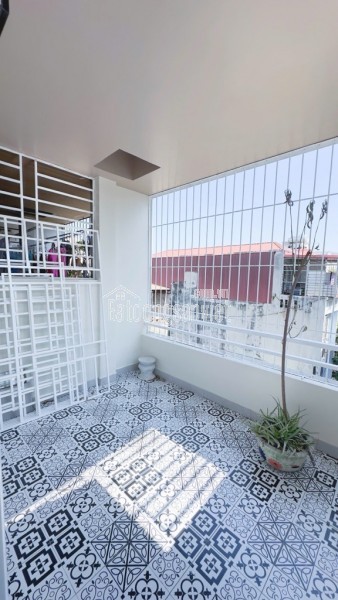 Bán nhà Thanh Xuân 7.96 tỷ, 40m2, nhà mới, ở ngay, 20m ra ô tô tránh