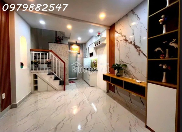 Bán nhà Hẻm Quang Trung- Gò Vâp - 42m2, 3 tầng , nở hậu đẹp , Giá  4.x tỷ - Tặng full nội thất.