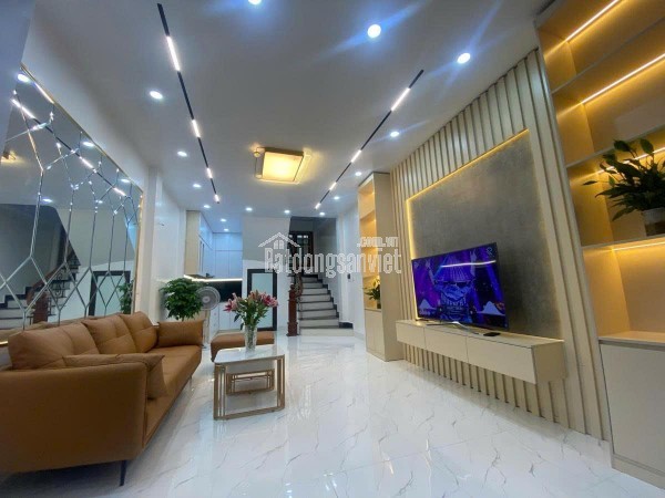 HIẾM! BÁN NHÀ HÀO NAM, KHU VIP PHÂN LÔ Ô TÔ TRÁNH - 6 TẦNG DT 40M2, MT 4.2M, GIÁ 10 TỶ